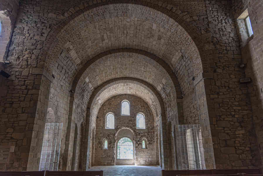 Huesca - real monasterio de San Juan de la Peña 26 - iglesia superior.jpg